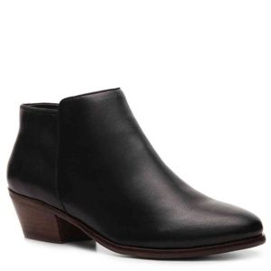 Crown Vintage Tabitha black leather ankle booties